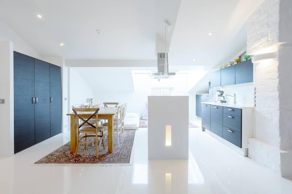 Stunning Huvilakatu Penthouse *